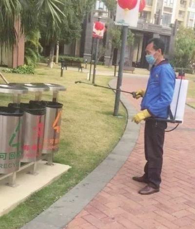 社區(qū)消毒。.jpg
